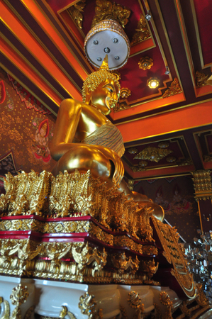Golden buddha statue at Wat Khun Inthapramun, Ang Thong Province, Thailandのeditorial素材