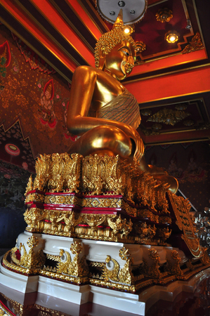 Golden buddha statue at Wat Khun Inthapramun, Ang Thong Province, Thailandのeditorial素材