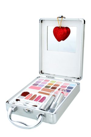 Makeup briefcase and heart 3の写真素材