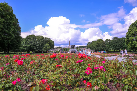 OSLO, NORWAY - JULY 2015: Tourists enjoying at Vigeland Sculpture Park in Oslo, Norwayのeditorial素材