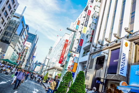 TOKYO, JAPAN: People spending their time visiting Ginza street, a very popular shopping area of Tokyo, during weekendのeditorial素材