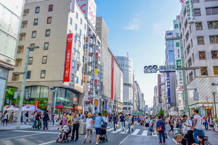 TOKYO, JAPAN: People spending their time visiting Ginza street, a very popular shopping area of Tokyo, during weekendのeditorial素材