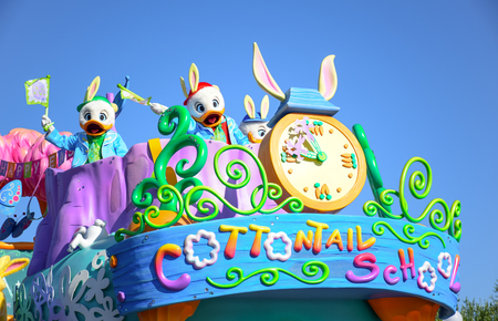 CHIBA, JAPAN: Tokyo Disneyland easter daytime parade Urayasu, Japanのeditorial素材