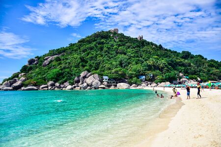 Beautiful Thailand beach of Nang Yuan island, the popular tourist destination near Samui island in gulf of Thailandのeditorial素材