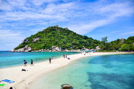 Beautiful Thailand beach of Nang Yuan island, the popular tourist destination near Samui island in gulf of Thailandのeditorial素材