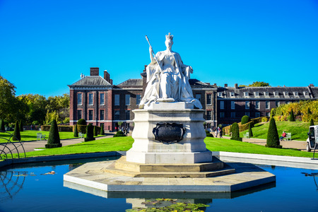 The Great Queen Victoria statue in front of Kensington Palace in the Royal Borough of Kensington and Chelsea in London, England, United Kingdomのeditorial素材