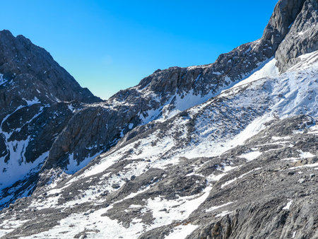 Summit (Peak) of Jade Dragon Snow Mountain, AKA Yulong Snow Mountain Located in Lijiang City of Yunnan, Chinaの写真素材