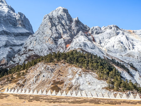 Summit Peak located in Grand Canyon National Scenic Area of Diqing in Shangri-La County of Yunnan, Chinaの写真素材