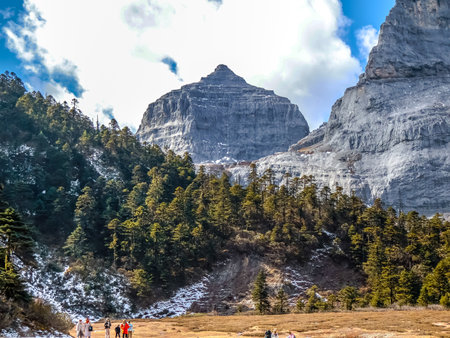 Summit Peak located in Balagezong Grand Canyon Scenic Area of Diqing in Shangri-La County of Yunnan, Chinaの写真素材