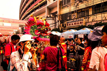 Bangkok, 16 February, 2018 â Thailand's biggest Chinese New Year celebration in Bangkok's Chinatown on Yaowarat Road, with cultural displays and fun performances chinese Lion \ Dragon Dance \ Chinese Lunar New Year Paradeのeditorial素材