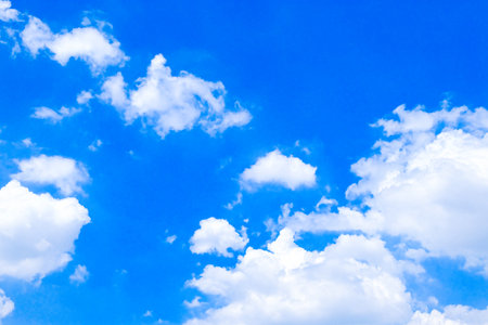 Serenade of the Sky: Harmonious Blue and Whiteの写真素材