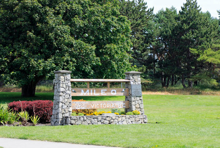 Victoria, Vancouver Island, British Columbia, Canada, Mile Zero of the Trans-Canada Highwayのeditorial素材