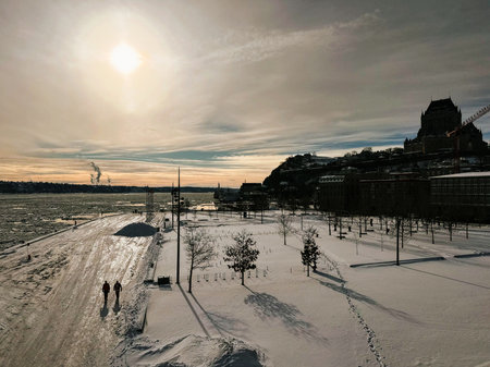 A view of the frozen river in Quebec city in winter.の写真素材