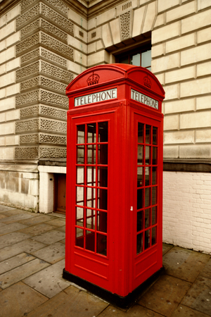 Traditional red London phone booth, London, UKの写真素材