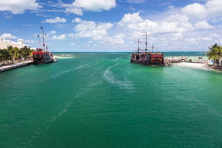 Cancun, Mexico - 12 February 2016: Captain Hook Pirate ship anchored at dock. Famous restaurant and show at Cancunのeditorial素材