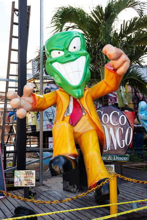 CANCUN, MEXICO - 29 October 2015: Coco Bongo Club entrance with dummy of Mask at Zona Hoteleraのeditorial素材