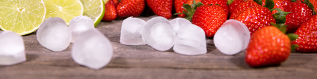 Panorama, Strawberries, lemons and icecubes, lots of Vitamins for the summerの写真素材