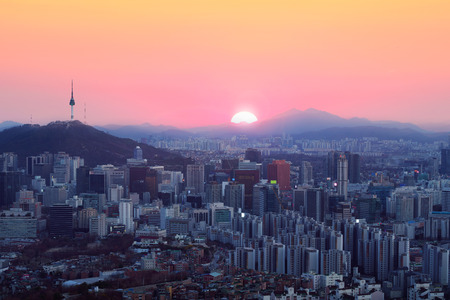 Seoul city skyline at sunset, South Koreaの写真素材