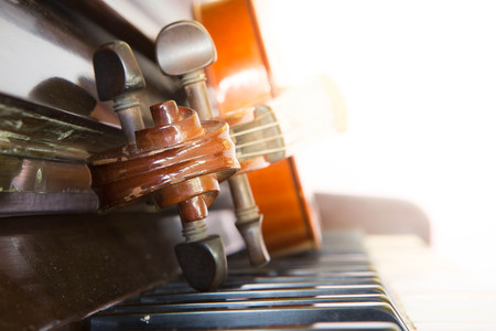Violin on piano keys, closeupの写真素材