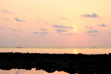 The sun in the evening at Bailan Bay Koh Chang Thailandの写真素材