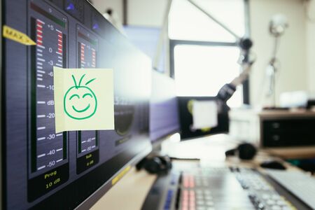 Feedback and motivation concept: Smiley Illustration at the working place