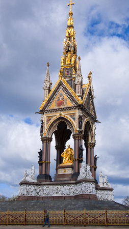 London, United Kingdom - March 31, 2015:The Albert Memorial in  Kensington Gardens. Incidental people.のeditorial素材