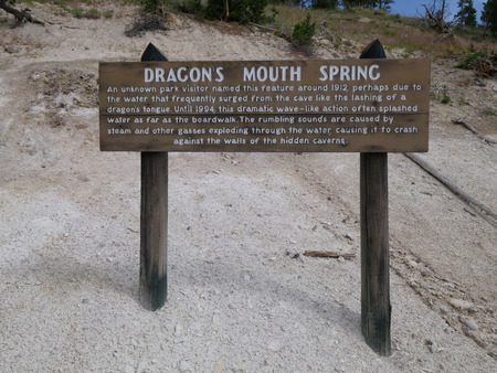 Wooden sign erected close to the Dragon's Mouth Spring, Yellowstone National Park.のeditorial素材