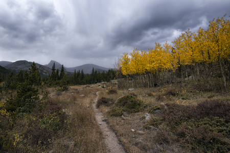 Idyllic fall landscape in the Indian Peaks Wilderness, Colorado, USAの写真素材