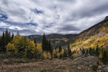 Idyllic fall landscape in the Indian Peaks Wilderness, Colorado, USAの写真素材