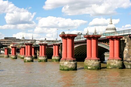 Bridge supportの写真素材