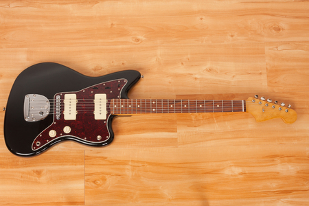 Black Electric Guitar Studio Shoot Red Tortoise Shell Pickguard Alder Body Maple Neck Two Single Coil の写真素材 イメージマート