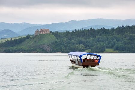 Medieval Niedzica Castle at Czorsztyn Lake in Polandのeditorial素材