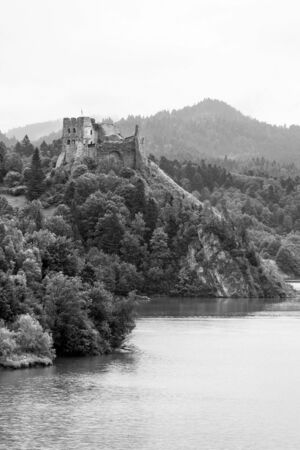 Medieval Niedzica Castle at Czorsztyn Lake in Polandのeditorial素材