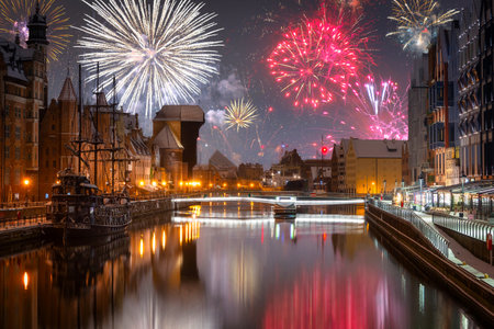 Fireworks display over the old town in Gdansk, Polandの素材 [FY310180496730]