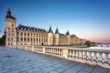 The Conciergerie palace and prison by the Seine river at dawn, Paris. Franceのeditorial素材