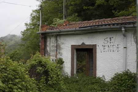 For sale sign in spanish languageのeditorial素材