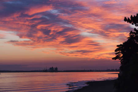 Sunset over Southampton Docksの写真素材