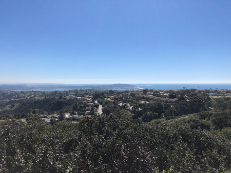 Scenic View of the Ocean Coastline From a Hilltop During a Clear Sunny Day in Californiaの写真素材
