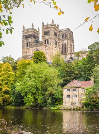 Durham Cathedral viewed from the riverside walk on the River Wear, Durham, England, UKの写真素材