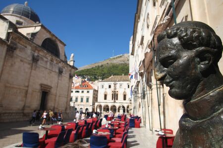 Statue of Marin Drzic in Dubrovnik old townのeditorial素材