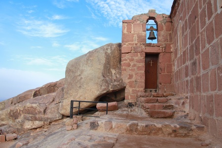 Greek orthdox chapel and bell on mount sinai / moses mountain at 2285m in Egyptのeditorial素材
