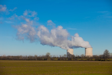 Nuclear power station extracting vapour into the atmosphereのeditorial素材