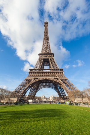 The Eiffel Tower as seen from
the Champ de Mars, Paris, France.のeditorial素材