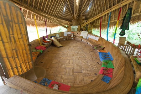 BALI, INDONESIA - FEBRUARY 2012: Classroom interior at the Green School on February 27, 2012 in Bali, Indonesia. The school is known for promoting eco-friendly concepts to its students.のeditorial素材
