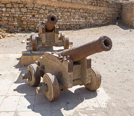 Pair of old abandoned napoleonic canons at an abandoned roman fort in El Quseir Egyptのeditorial素材