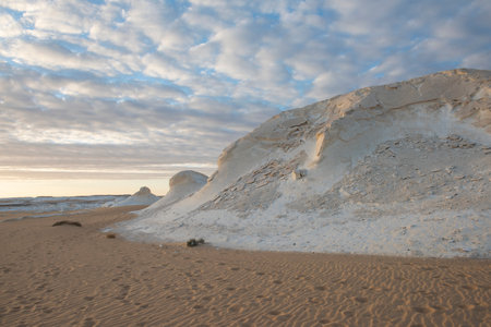 Landscape scenic view of desolate barren western desert in Panoramic barren landscape in Egypt Western White desert with geological chalk rock formationsの写真素材