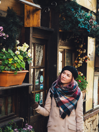 PARIS, FRANCE - JANUARY 17, 2017: Tourists on the street at Momartre district in Paris.のeditorial素材