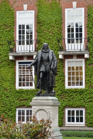 Statue of Francis Baconのeditorial素材