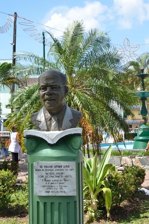 CASTRIES ST LUCIA CARIBBEAN 19  January  2015:  Bust of Arthur Lewis winner of nobel prize for literatureのeditorial素材