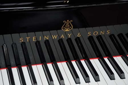Norfolk  , United Kingdom - October 24, 2016: Keys of Steinway Grand Pianoのeditorial素材